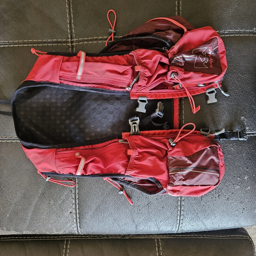 Nathan Red Running Vest - Picture 2 of 2